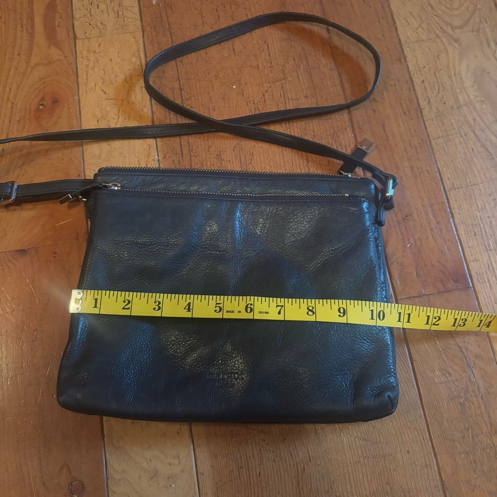 Margot New York dark green leather crossbody purse - Picture 5 of 10
